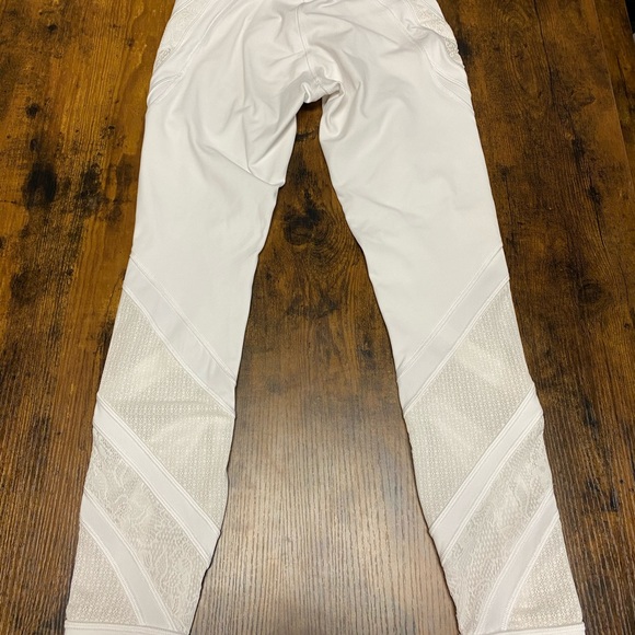 Wander under Hugh rise tight lace Lululemon - Picture 3 of 5